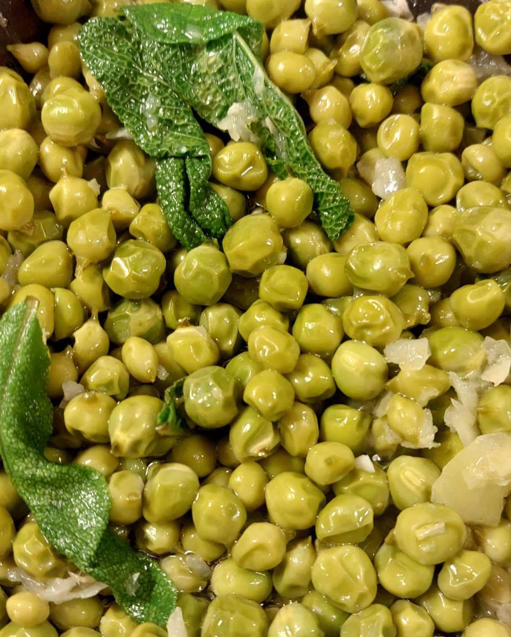 Piselli con la&nbsp;salvia